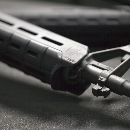 MOE® M-LOK® Polymer Hand Guard, Carbine-Length for AR15/M4 - Magpul