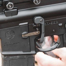 B.A.D. Lever, Battery Assist Device for AR15/M4 - Magpul 2