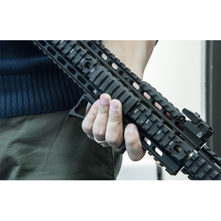 Ultra Slim Angled Foregrip, Picatinny, Nero opaco - UTG